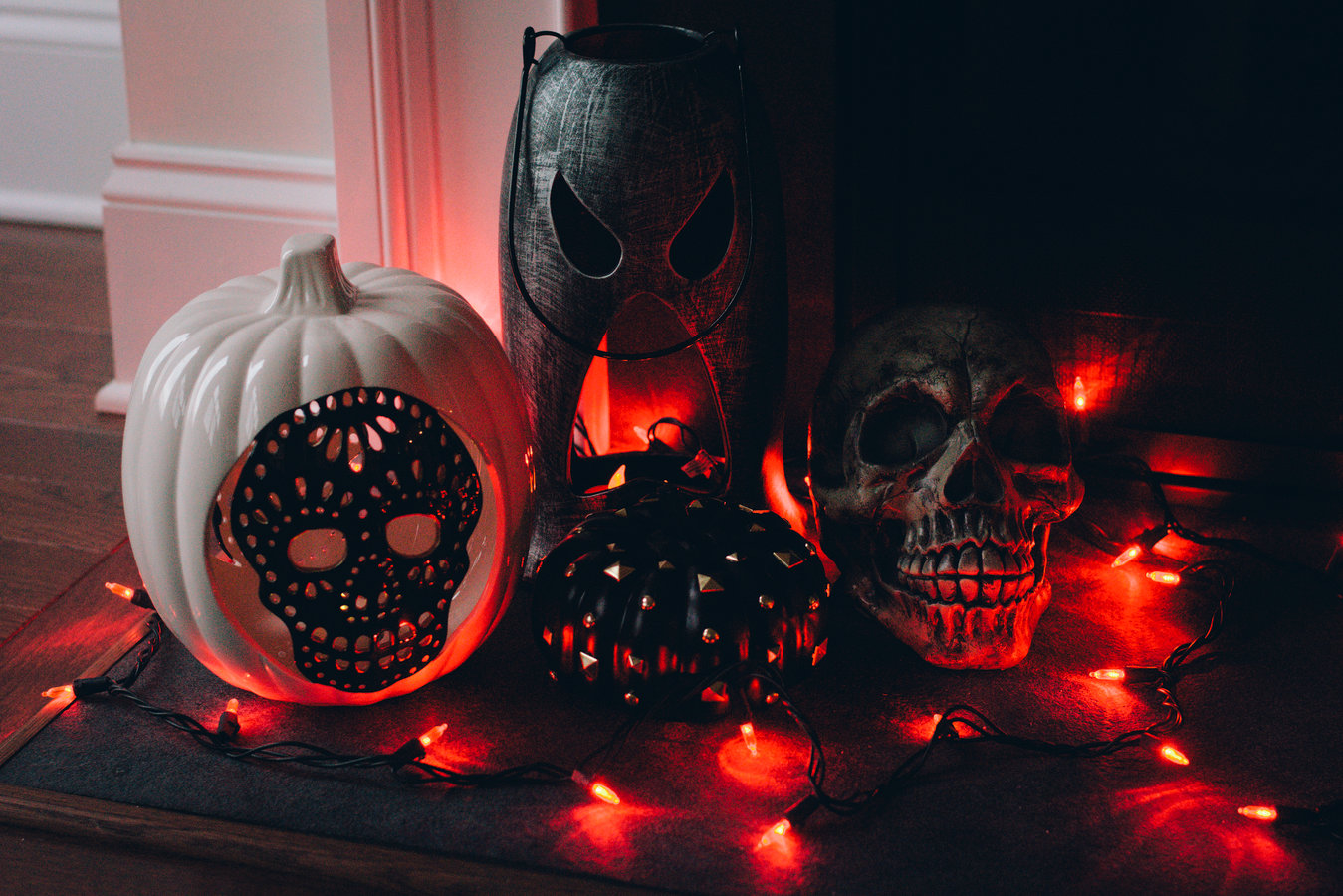 Blog-O-Ween Day 18- Halloween Fireplace Decor - The Poppy Skull